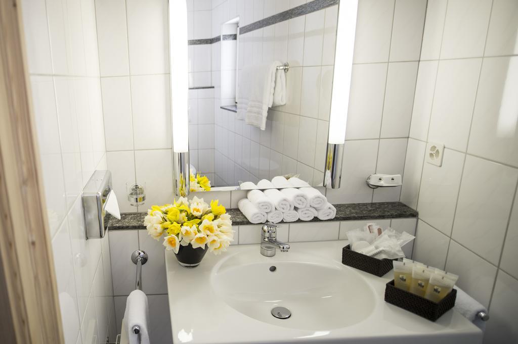 Hotel Weiss Kreuz Malans Ngoại thất bức ảnh